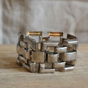 Vintage 1.5" Wide Silvertone Art Deco Clasp Bracelet Cuff 7"